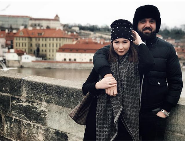 Moderatorja e njohur më në fund prezanton të dashurin biznesmen