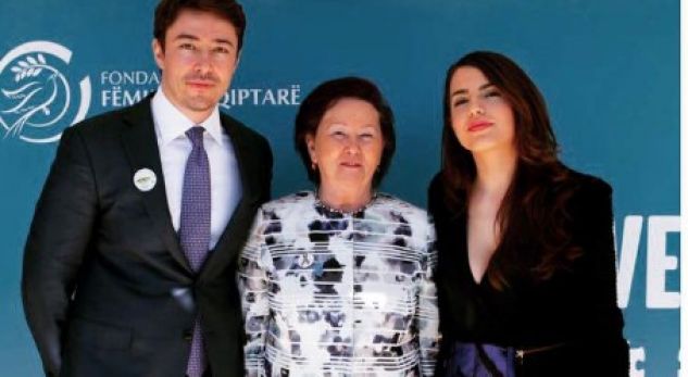 Armina Mevlani në gjurmët e vjehrrës së saj?