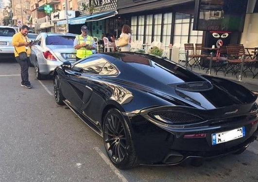 Policia gjobit super makinën luksoze të bosit shqiptar (FOTO)