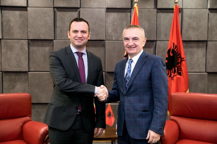 Presidenti Meta takim me zv/kryeministrin shqiptar të Maqedonisë