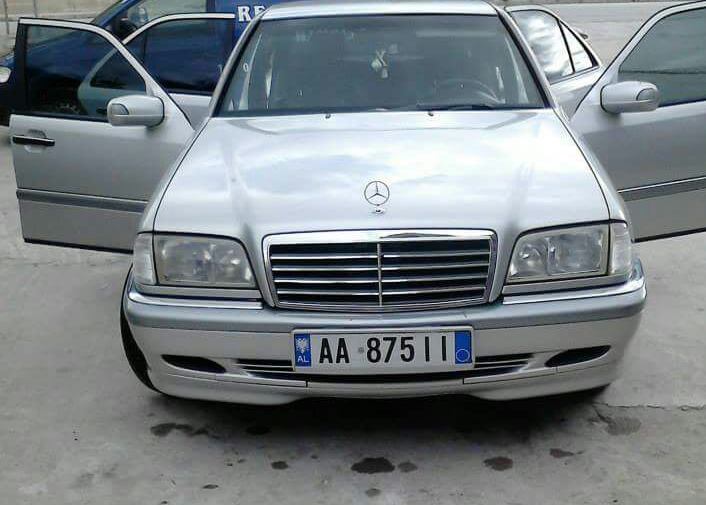 Grabitja e ‘Benz’-it/ E dashura police dyshohet se thuri kurthin, e çoi në vendin intim