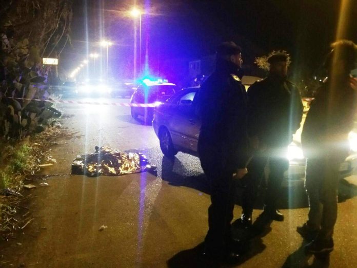 Përplasen nga makina, humb jetën njëri shqiptar tjetri plagoset