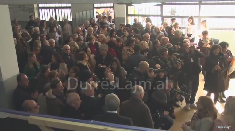 FOTOLAJM/ Nga këshilltari i Ramës, tek deputetët e drejtorët. Ja kush janë ish-nxënësit e dikurshëm të shkollës “Gjergj Kastrioti”