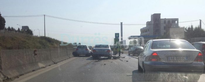 I përplasi me makinë dhe i kërcënoi me pistoletë, shpallet në kërkim 36-vjeçari