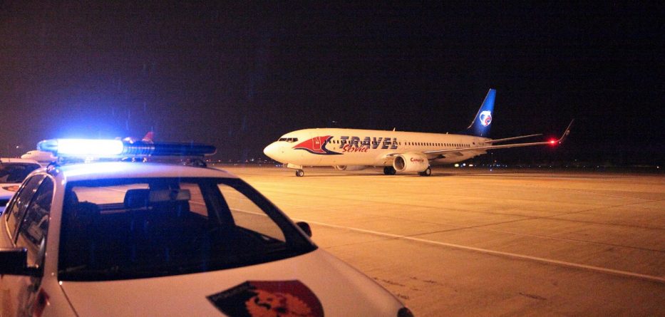 Arrestohet në Rinas, i riu i shpallur në kërkim ndërkombëtar për vrasje