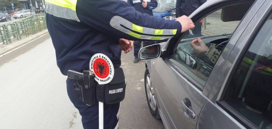 Arrestohet në flagrancë polici i rrugores për korrupsion