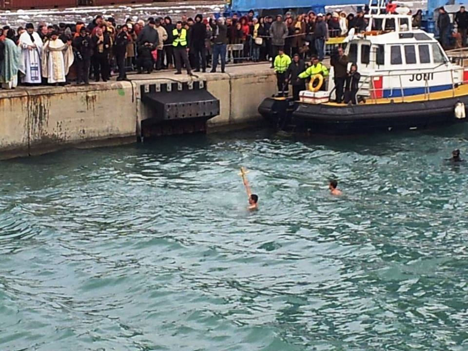 Porti i Durrësit merr masa për mbarëvajtjen e ceremonisë së Ujit të bekuar