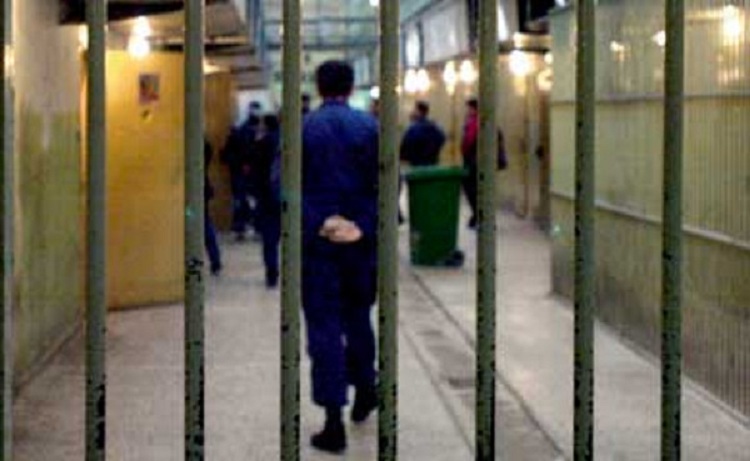 Tre shqiptarë sharrojnë hekurat dhe arratisen nga burgu, njëri i dënuar për vrasje