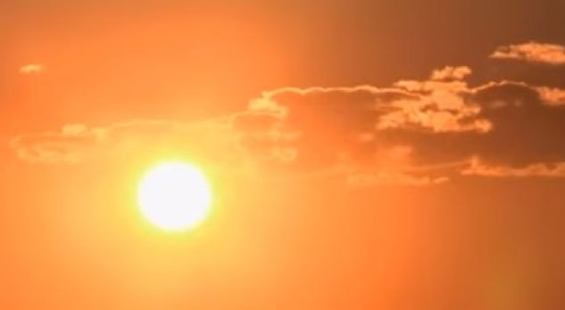 “Përflaket” qielli, pluhuri saharian edhe mbi Shqipëri?