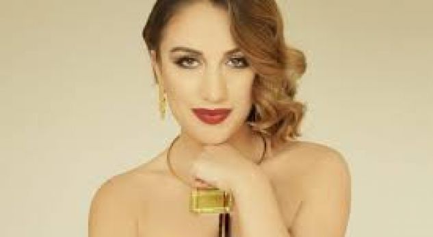 Elhaida Dani ndryshon tërësisht pamje! (FOTO)