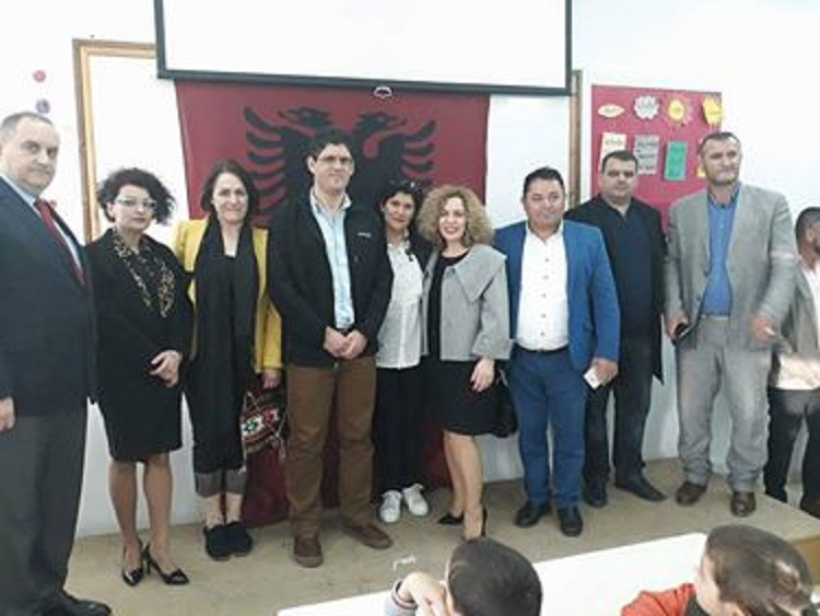 Hapet shkolla e parë shqipe në Hania të Kretës (FOTO)