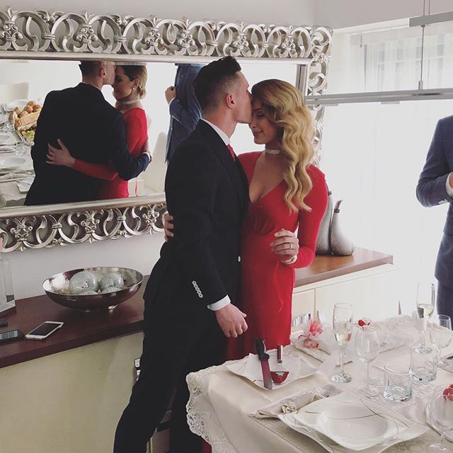 Fejohet Taulant Xhaka, publikon foto nga ceremonia me bukuroshen shqiptare