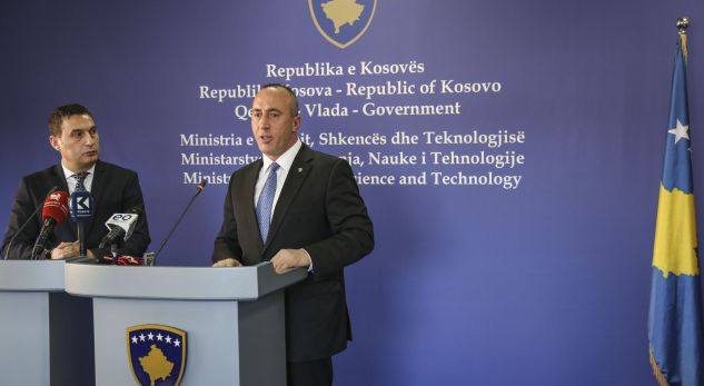 Kosovë, Kryeministri del kundër Ministrit të Arsimit