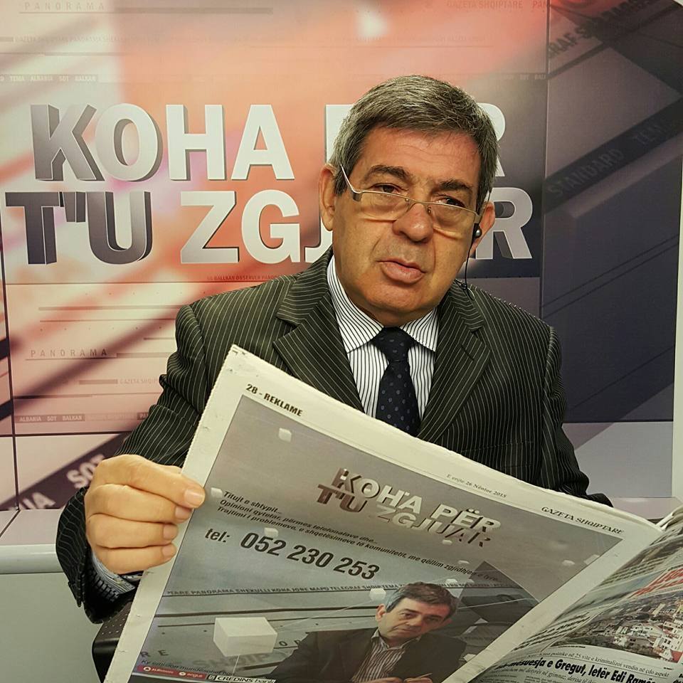 Dhurata e personalizuar që surprizoi gazetarin e njohur durrsak (FOTO)