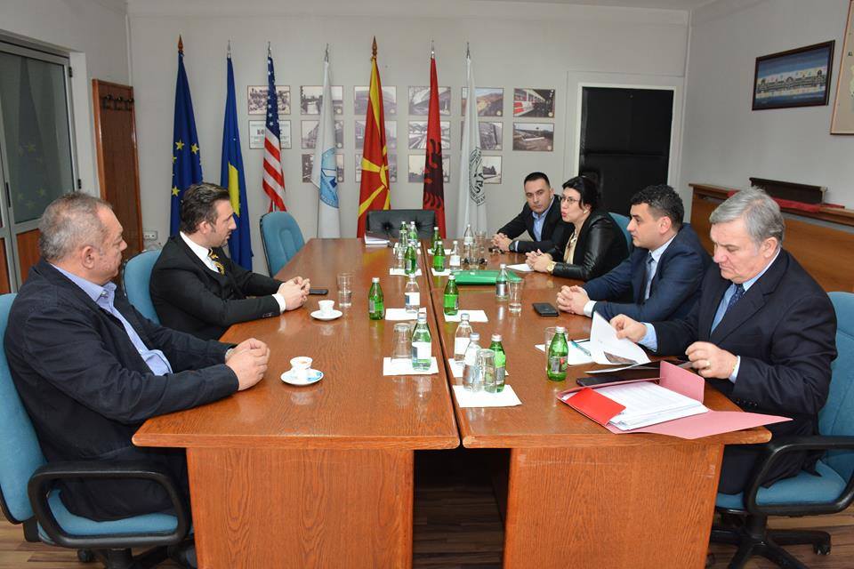 Drejtori i Hekurudhës Ani Dyrmishi me homologun maqedonas: Prioritet linja hekurudhore Kërçovë-Lin