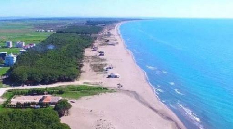 Dosja e Spillesë te gjyqtari që ka blerë tokë në atë plazh