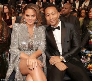 Modelja e njohur shtatzënë shokon: Ky fëmijë po ma merr jetën