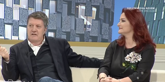 Historia e dashurisë së deputetit me gazetaren: Më kërkoi të martoheshim që në kafen e parë