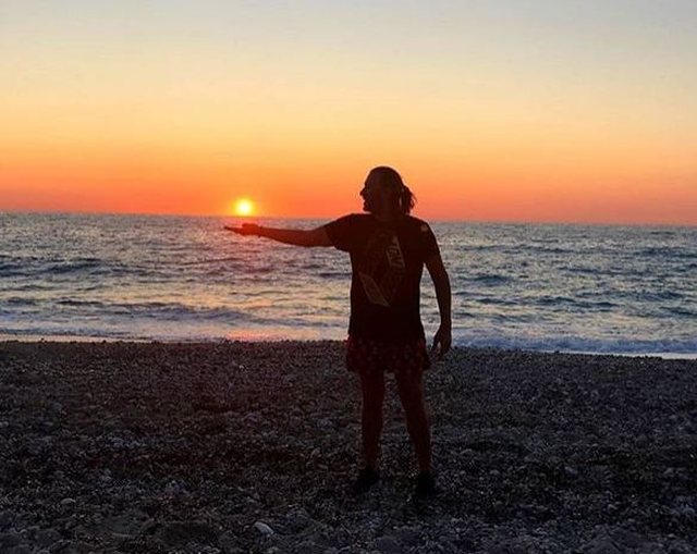 Këngëtari i njohur shqiptar në zi, humb nënën