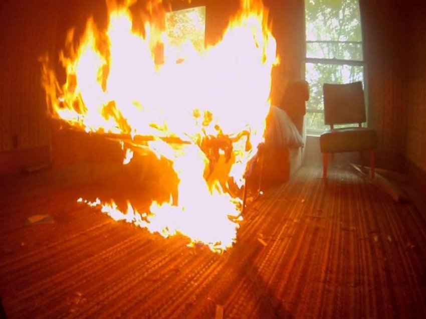 Digjet zyra e drejtorit të ALUIZNI-t, policia dyshon zjarrvënie të qëllimshme