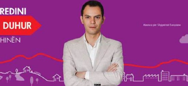 FOTO/ Kryebashkiakut i bllokohet pasaporta pas akuzës për abuzim me pronat