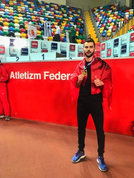 Fitoi medalje ari në kampionatin Ballkanik, Smajlaj: Ja çfarë synoj