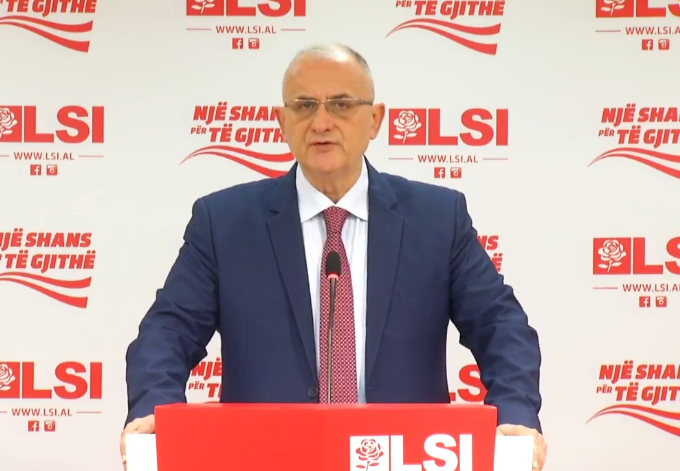 Epidemia e fruthit në vend/ Petrit Vasili thumbon Ramën dhe median