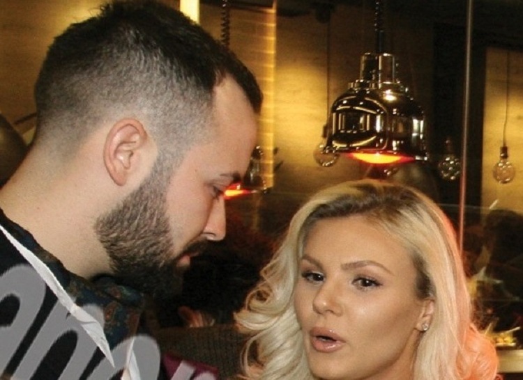 Jeta intriguese e Laura Nezhës, roli i lesbikes në teatër dhe i dashuri biznesmen që mban të fshehur prej 6 vitesh