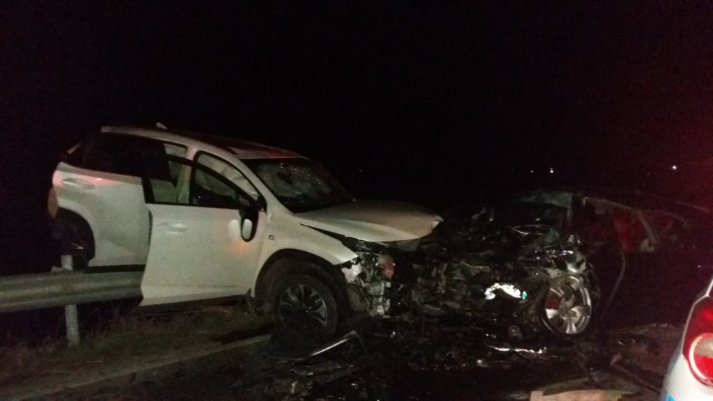 Dëshmitë e tmerrit: Babai i fëmijëve kishte mbetur brenda, hapëm makinën me sëpatë