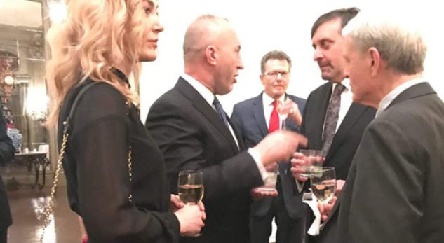 Gruaja e kryeministrit refuzon të flasë për çmimin e çantës së shtrenjtë