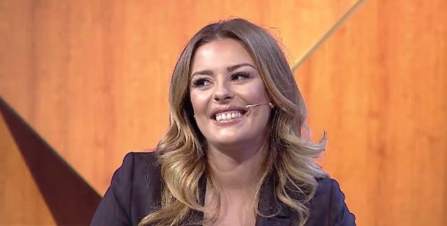 Anxhela Peristeri rrëfen se është e dashuruar me aktorin e martuar dhe me 2 fëmijë…