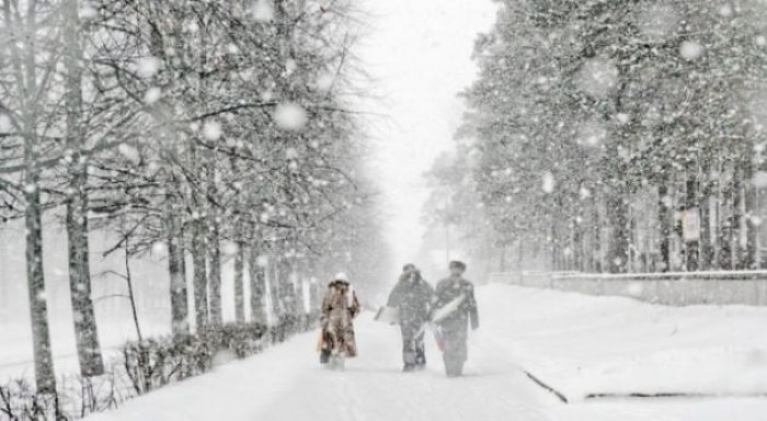 Dëborë, shi dhe ulje temperaturash…, parashikimi i motit për sot