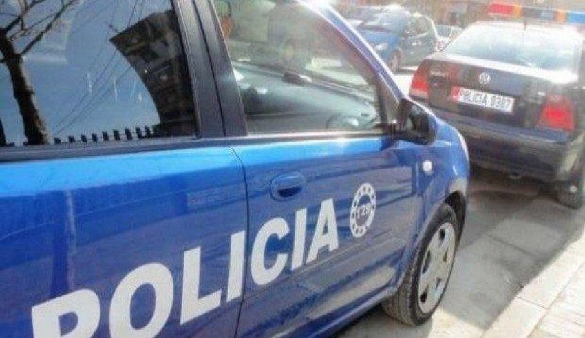 Pa patentë e pa targa, aksidentohet i riu nga Shijaku