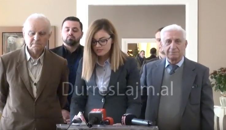 Durrës, shoqata “Çamëria” thirrje qytetarëve për protestën e të shtunës (VIDEO)