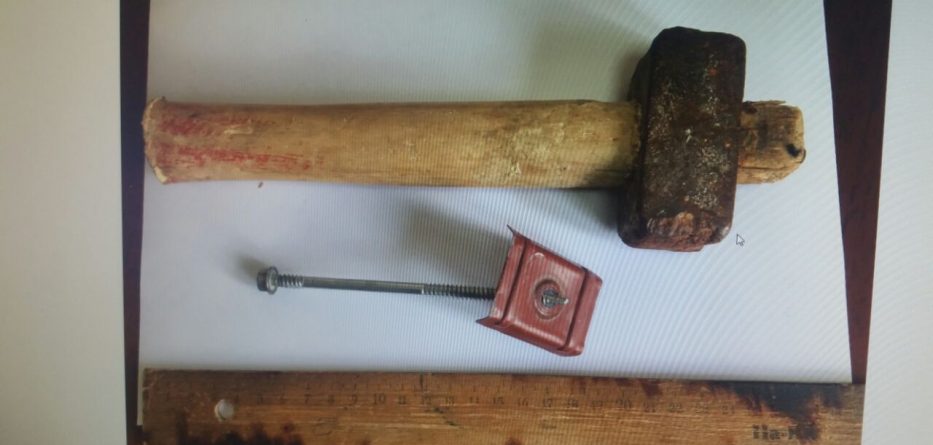 Me çekiç duke vjedhur argjendarinë, dy të arrestuar (EMRAT)