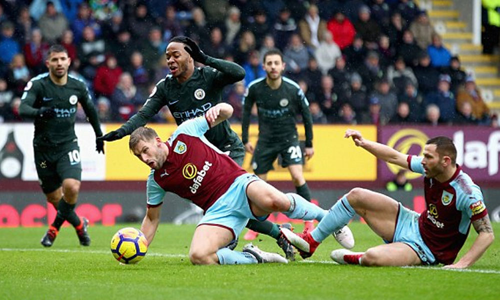 City shpërdorues, Burnley i “vjedh” barazimin në fund