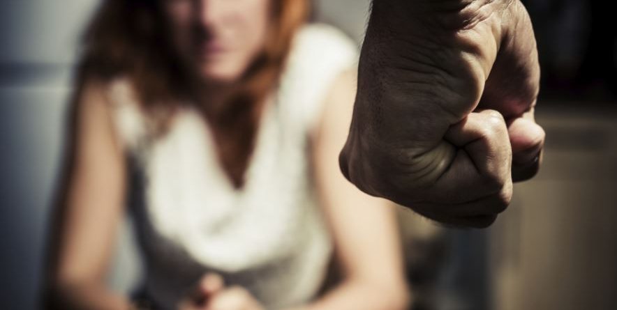 Dhunoi motrën, pranga 48-vjeçarit