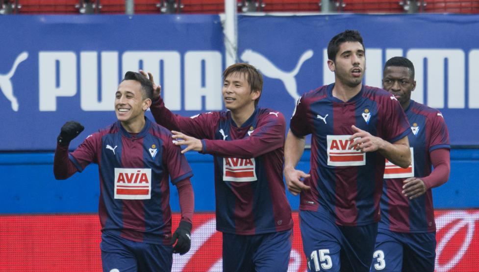 Eibari “masakron” Sevillan, Montella në telashe