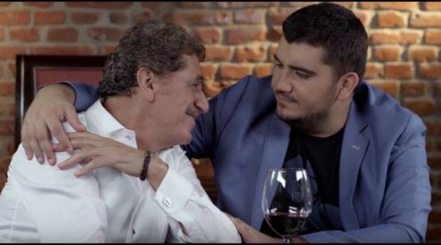 Urimi special i Ermal Fejzullahut për 50-vjetorin e karrierës artistike të të atit