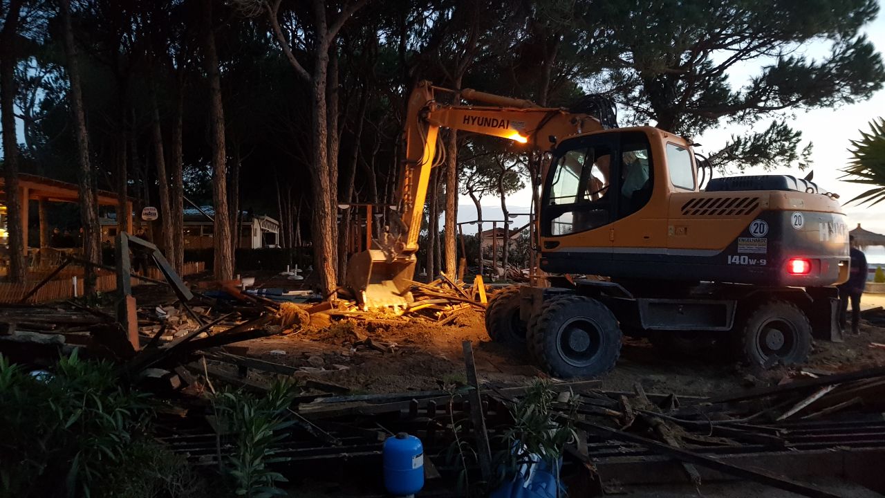 IKMT prish ndërtime në Golem, reagojnë pronarët e lokaleve