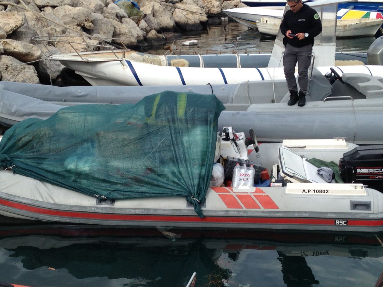 DETAJET/ Gomonia e tejmbushur me drogë, ja sasia që dyshohet