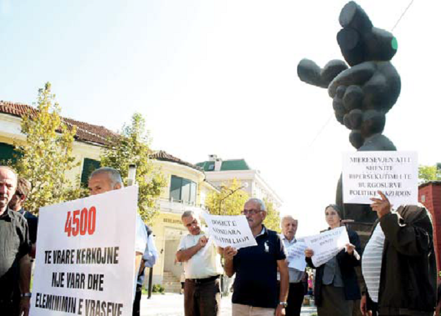 Vrasja e 23 intelektualëve në vitin 1951, ish-të përndjekurit letër te Krimet e Rënda