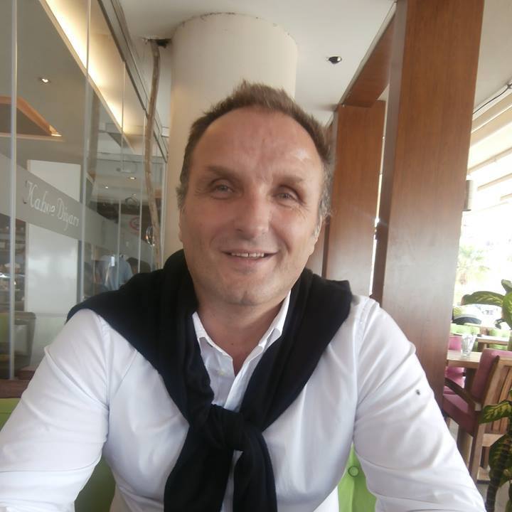 I tha burracak, Izet Haxhia thumbon ish-kreun e SHISH: O bandill pse trembesh nga dosja “Hajdari”?