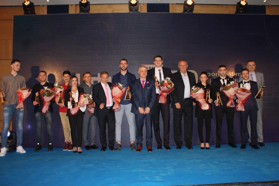 KOKSH shpall sportistët e vitit, “revoltohet” Erkand Qerimaj