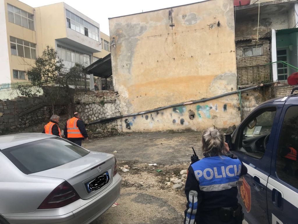 OSHEE Tiranë, kontroll blic në disa zona, policia shoqëron 13 abonentë