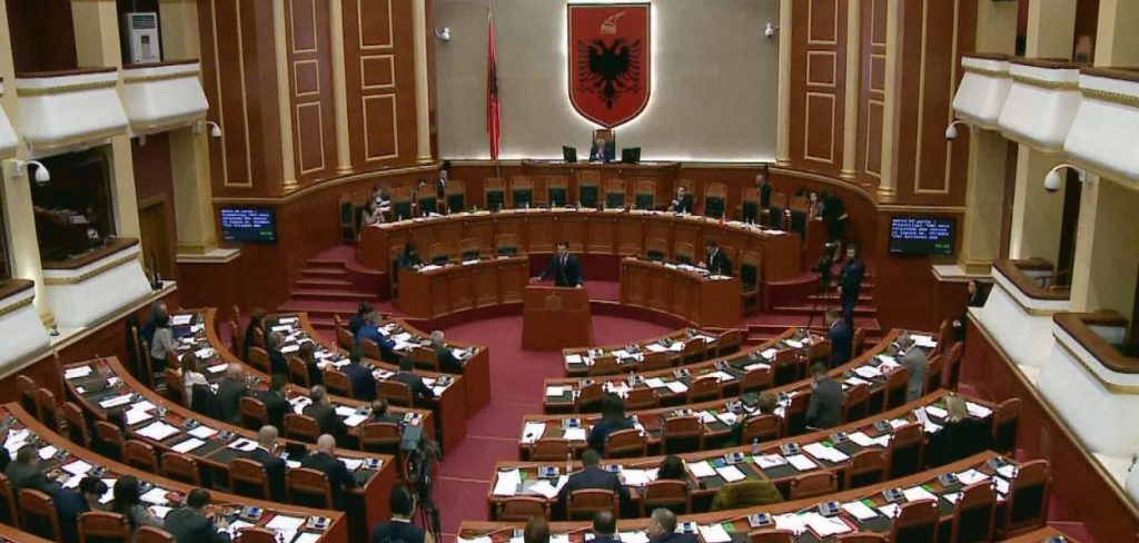 Miratohet në parim projektligji për Vetting në polici