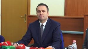 SHBA i ndaloi hyrjen, Adriatik Llalla flet për mediat amerikane