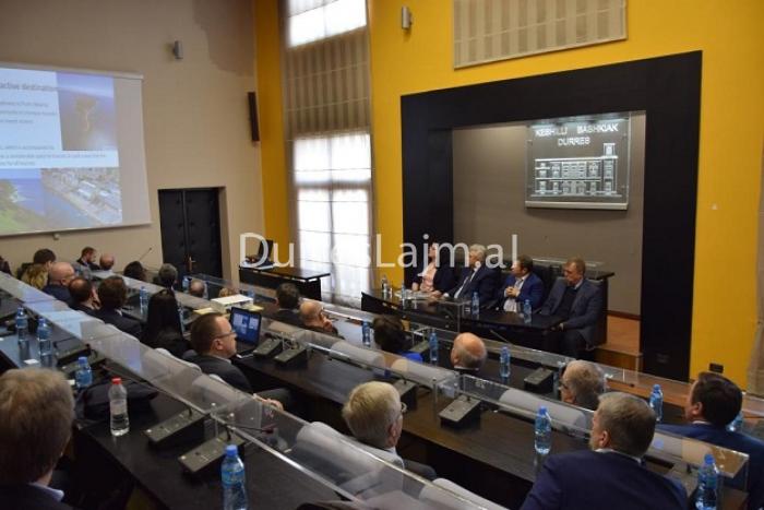 Durrës,  Dako takohet me presidentin e senatit çek dhe delegacionin e tij (FOTO&VIDEO)