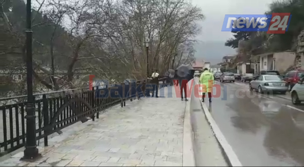 Moti i keq në vend, shënohet aksidenti i parë