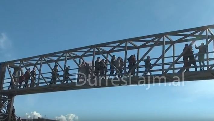 “Jo më rrezik për jetën e nxënësve.” Inaugurohet mbikalimi në Durrës (VIDEO)